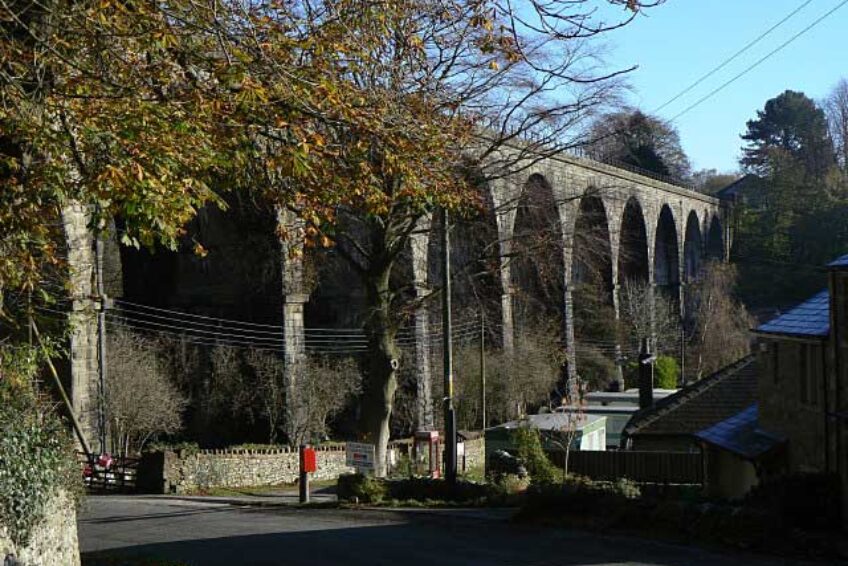Ingleton Viaduct Copyright Alan Murray-Rust and licensed for reuse under CC by SA 2.0